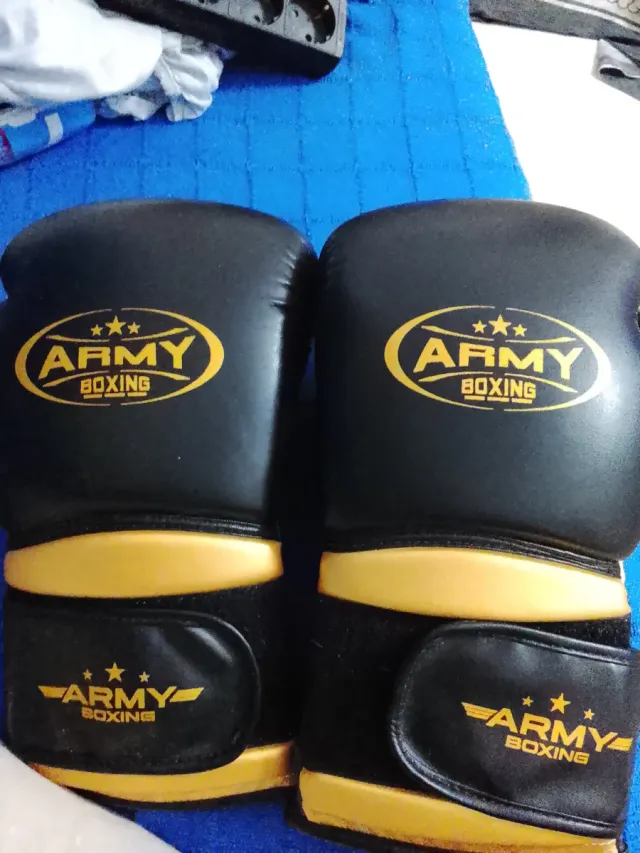Guantes de Boxeo ARMY BOXING Negros y Dorados
