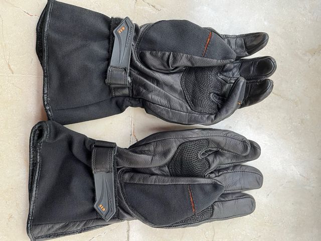 Pack complementos moto: guantes, balaclava y prote