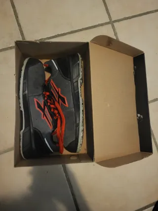 Scarpe U Power U-Power nere e grigie