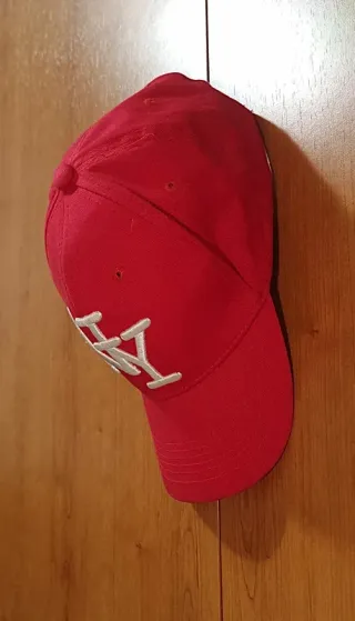 Gorra New York Roja Visera Curva