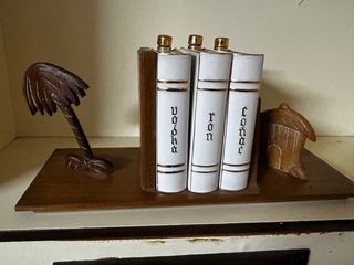 Antiche Bottiglie di Cognac, Vodka e Rum