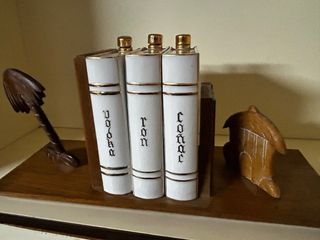 Antiche Bottiglie di Cognac, Vodka e Rum