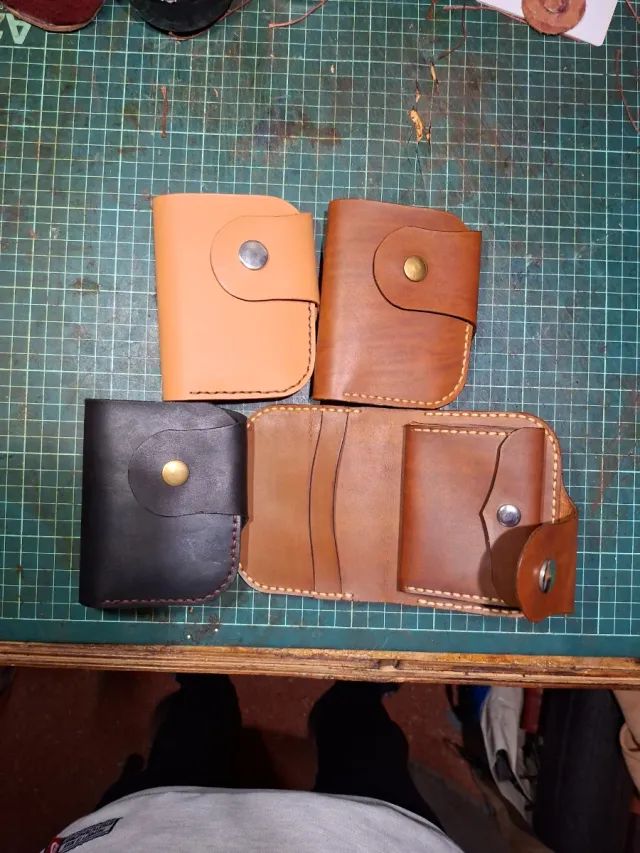 Carteras y billeteras de cuero