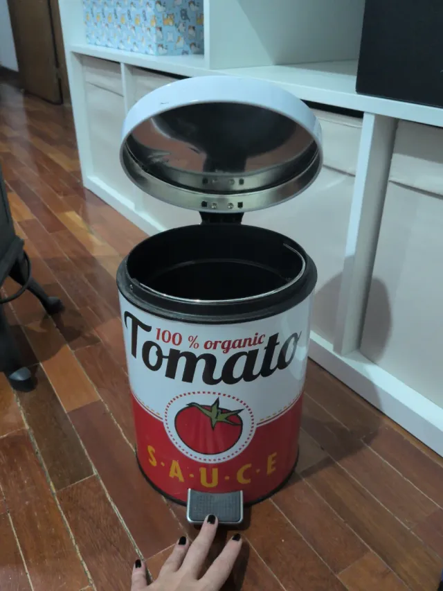 Papelera Metálica Diseño Tomate