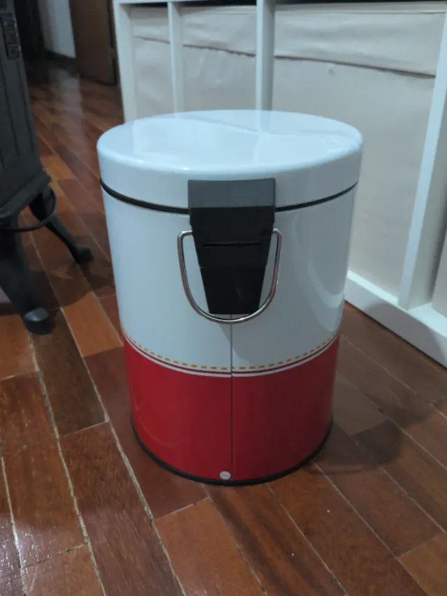 Papelera Metálica Diseño Tomate