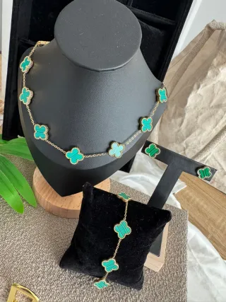 Joyería oro y verde