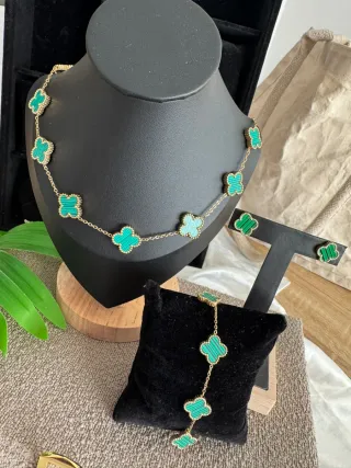 Joyería oro y verde