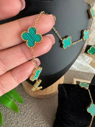 Joyería oro y verde