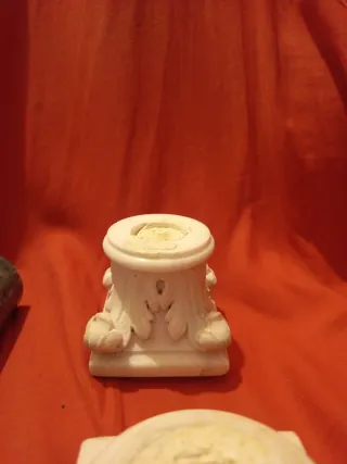 colonna piccola in marmo