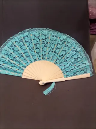 Abanico de encaje color turquesa