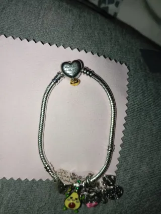 Pulsera Pandora con charms
