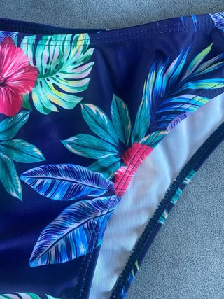 Bikini estampado tropical azul