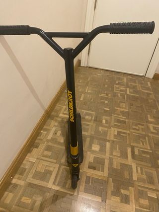 Patinete Scooter Schildkrot Negro y amarillo