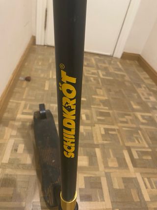 Patinete Scooter Schildkrot Negro y amarillo