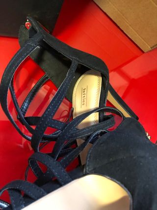 Sandalias de fiesta Lefties negras. Nuevas