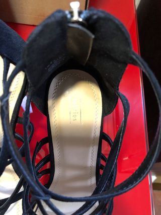 Sandalias de fiesta Lefties negras. Nuevas