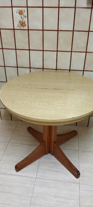 Mesa extensible de madera