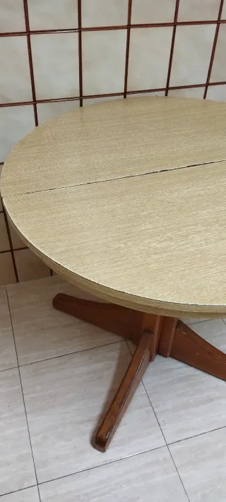 Mesa extensible de madera