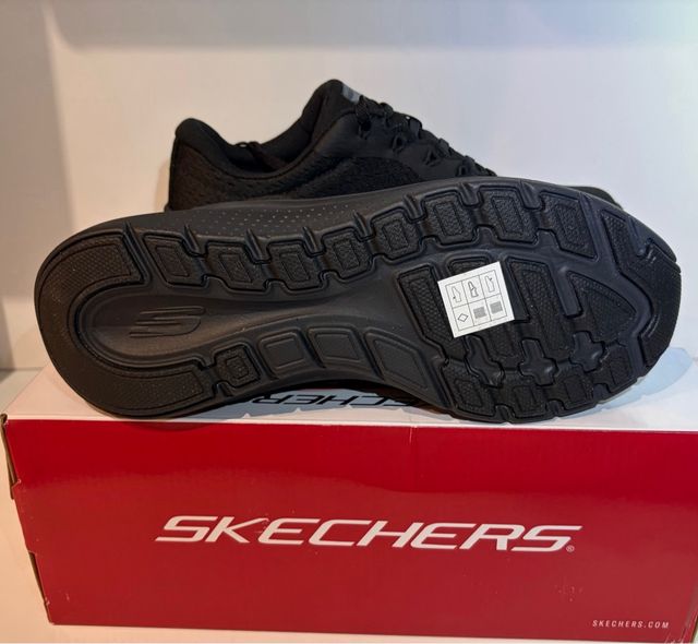 Tênis Skechers Pretos