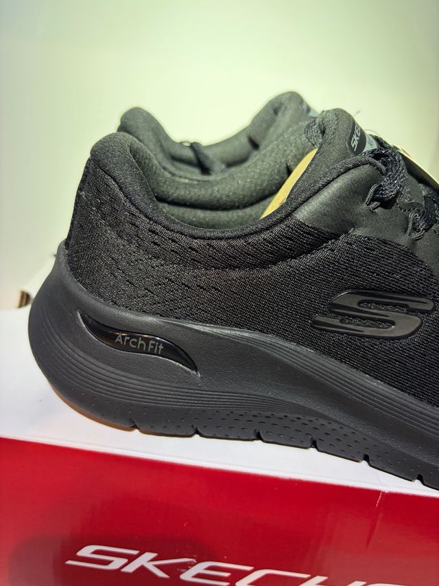 Tênis Skechers Pretos