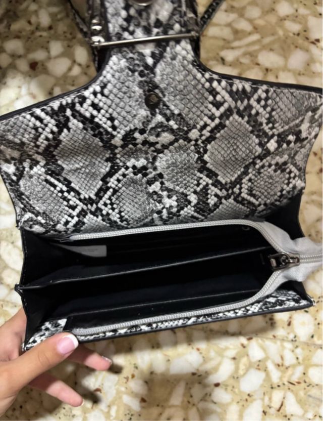 Bolso bandolera efecto serpiente