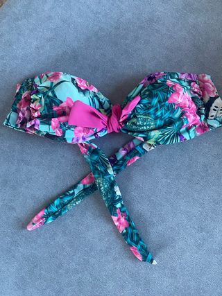 Top bikini estampado tropical