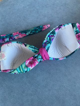 Top bikini estampado tropical