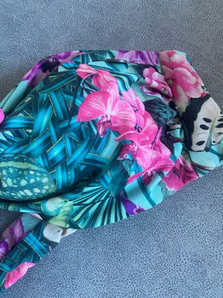 Top bikini estampado tropical