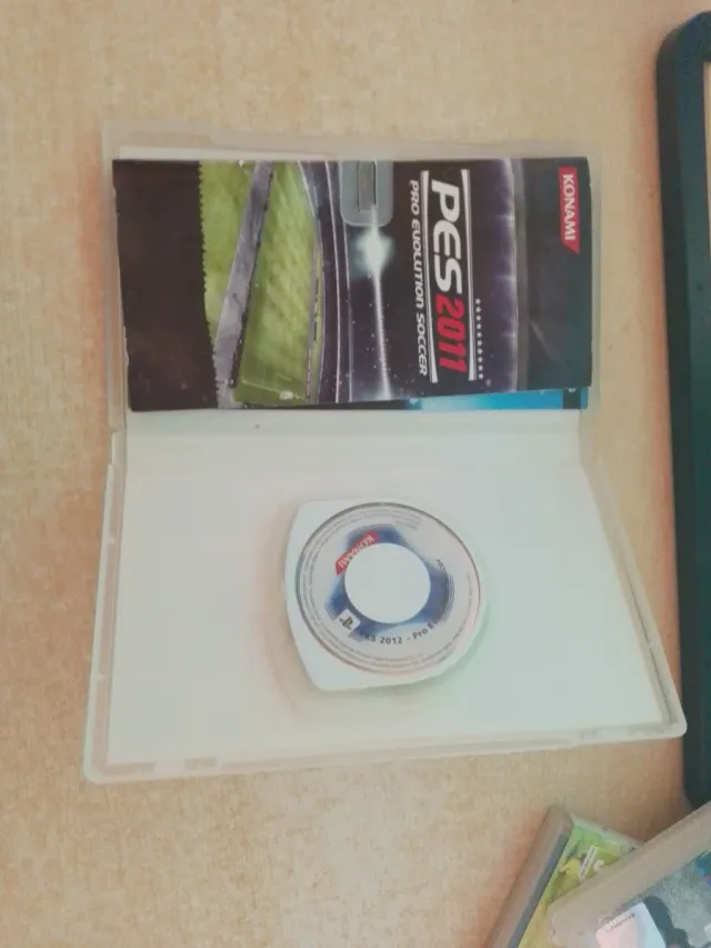 Lote 4 Juegos PSP: PES 2011, 2012, FIFA 13