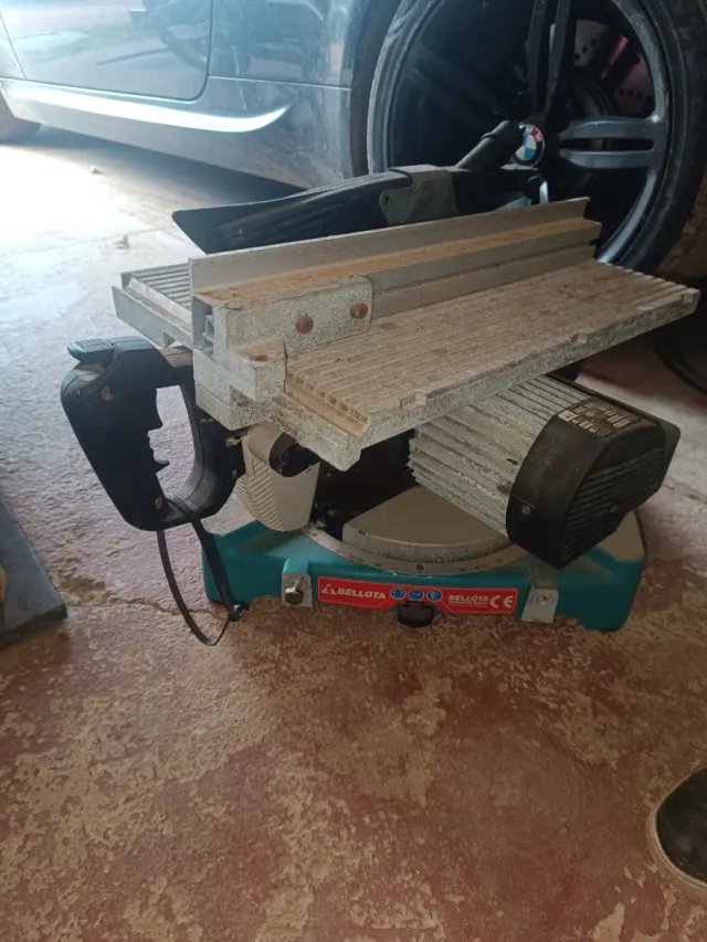 Sierra ingletadora Bellota Se incluyen dos discos