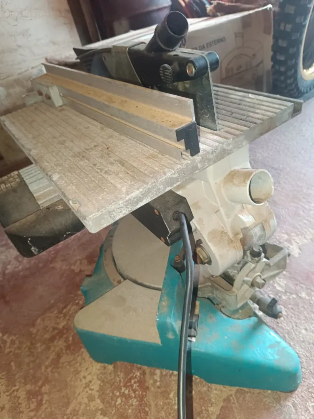 Sierra ingletadora Bellota Se incluyen dos discos