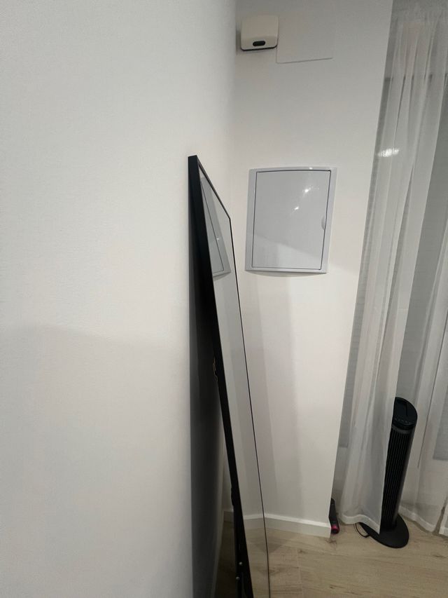 Espejo cuerpo entero negro