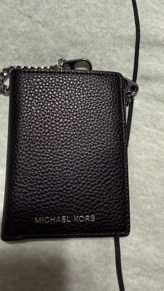Cartera Michael Kors Negra con Cadena