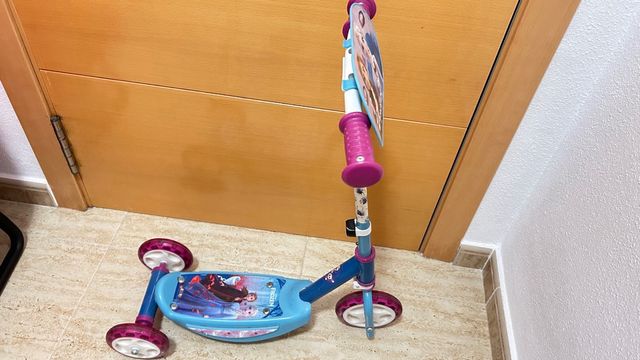 Bicicleta niña 16 Minnie + patinete