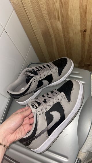 Nike Dunk Low negras y marrones