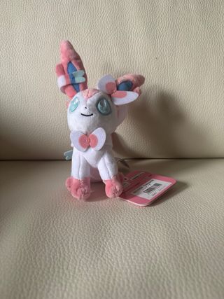 Peluche Sylveon Pokemon Center Japan
