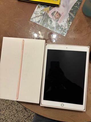 Apple iPad 8va Gen+Funda teclado+Cristal templado