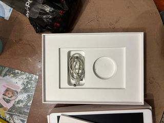 Apple iPad 8va Gen+Funda teclado+Cristal templado