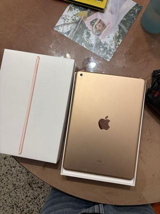 Apple iPad 8va Gen+Funda teclado+Cristal templado