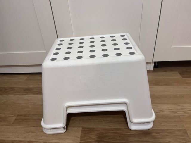 Taburetes Ikea blancos (2 unidades)