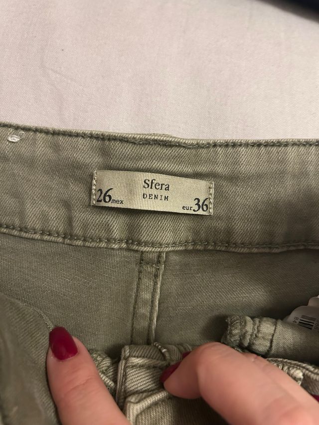 Pantalón ancho tiro medio-alto