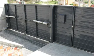 Reparación y montaje de puertas automáticas.