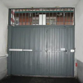 Reparación y montaje de puertas automáticas.