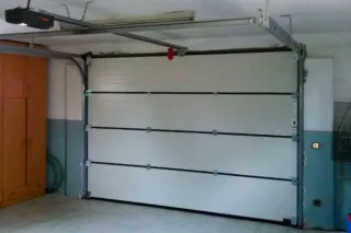 Reparación y montaje de puertas automáticas.