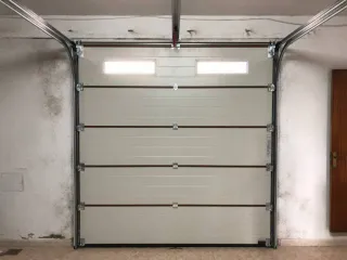 Reparación y montaje de puertas automáticas.