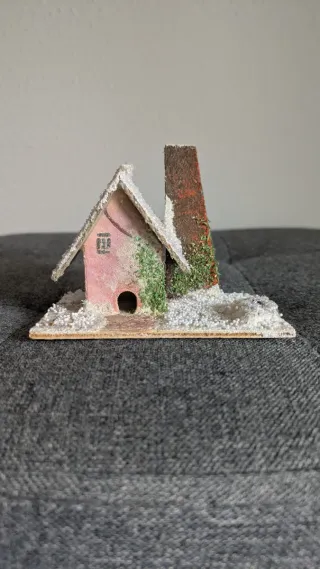 Casetta presepe rosa con camino