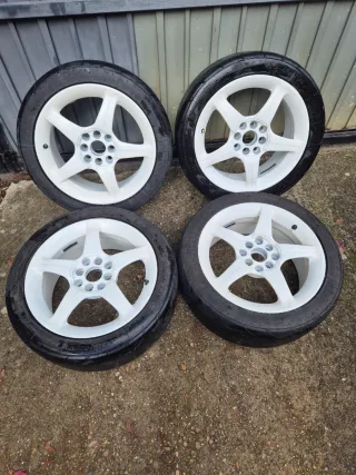 Llantas Valbrem con semi slicks