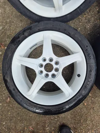 Llantas Valbrem con semi slicks