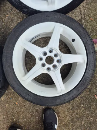 Llantas Valbrem con semi slicks