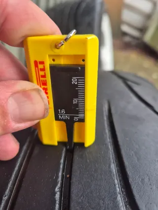 Llantas Valbrem con semi slicks